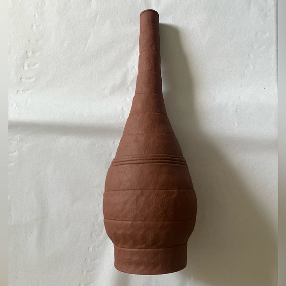 Handmade one of a kind earth tone Ceramic Vase by Israeli artist Orna Orr - Picture 11 of 16